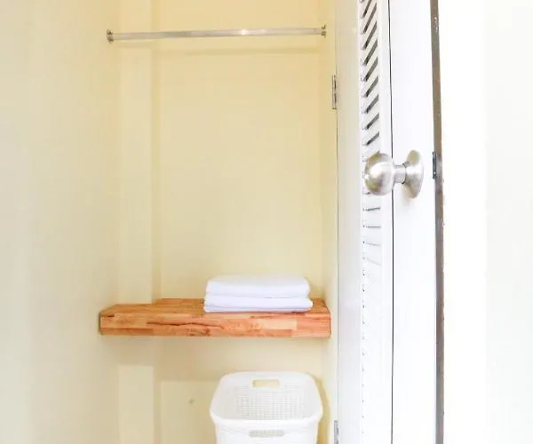Interest Poshtel Hostal