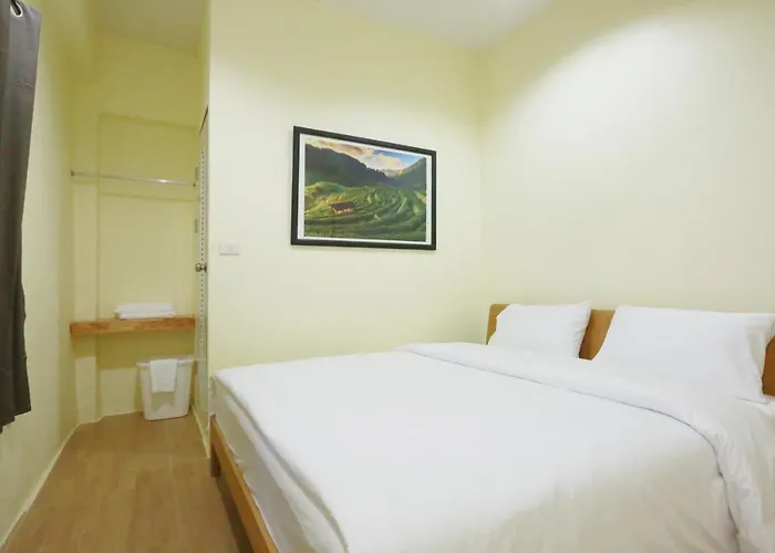 Interest Poshtel Hostal